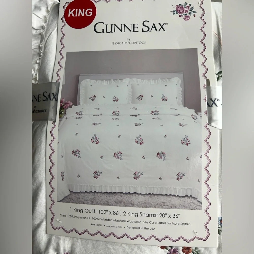 Gunne Sax king size floral print quilt set